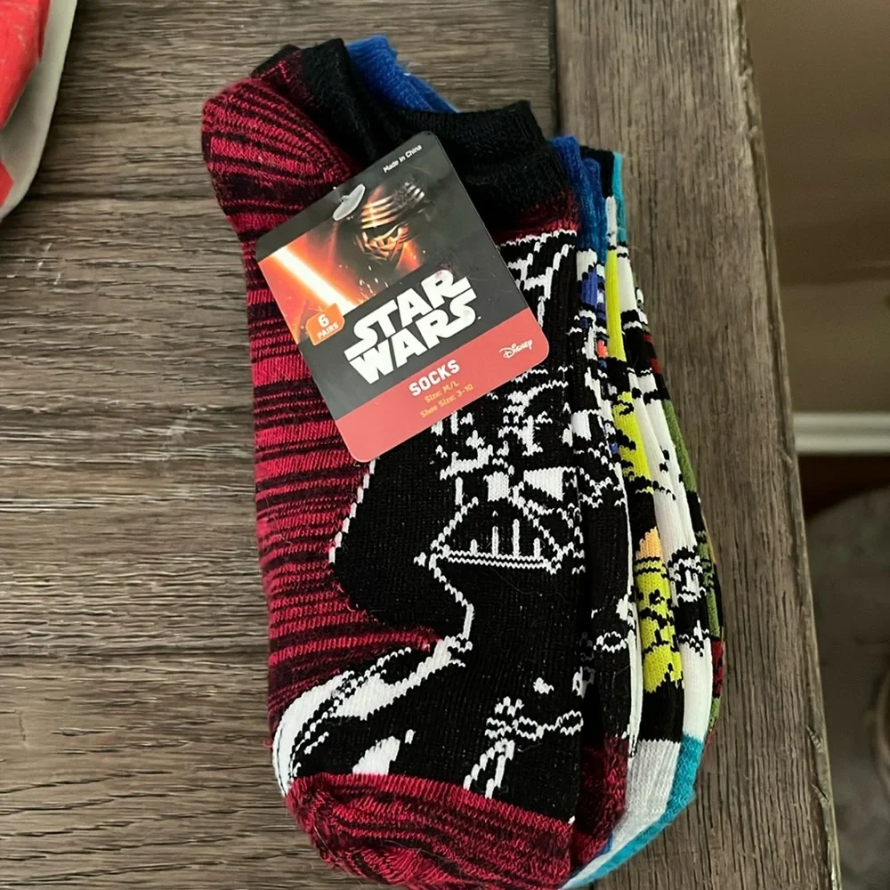 Six pairs of women’s Star Wars socks brand new
